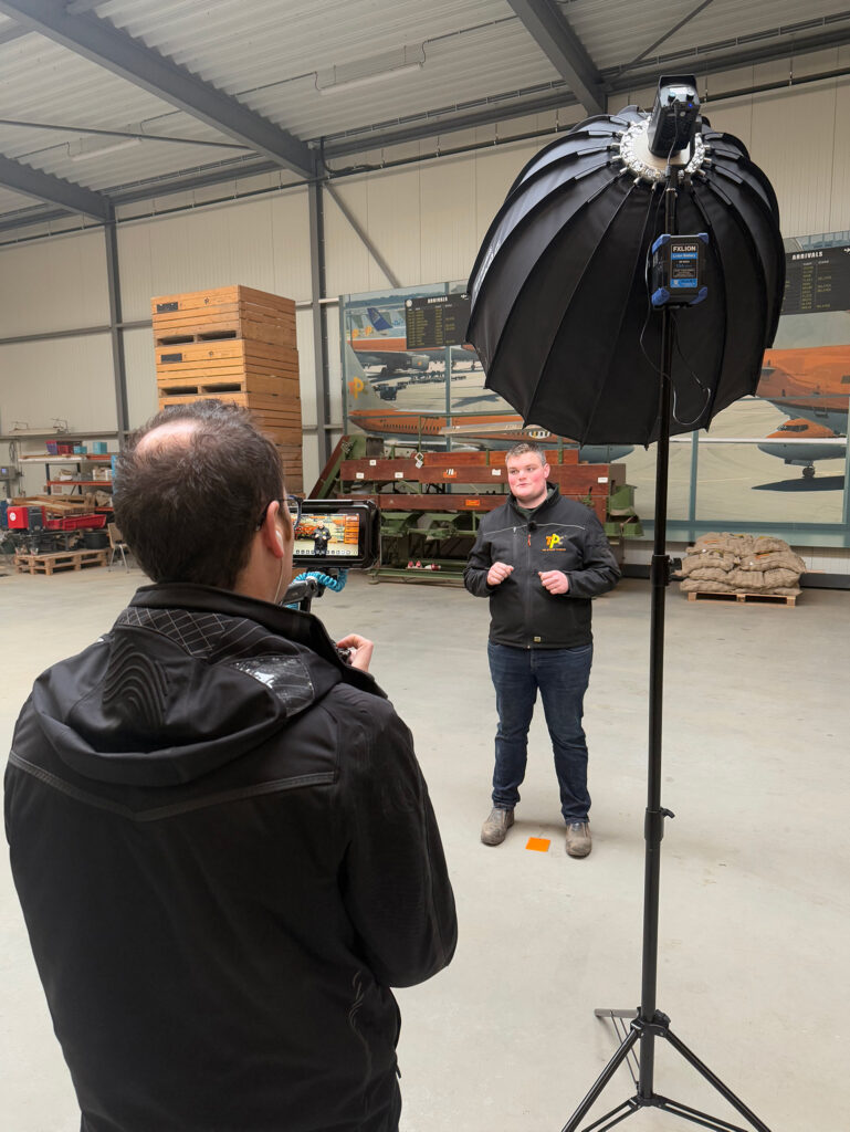 REUS filmt content voor een klant met een marketingabonnement