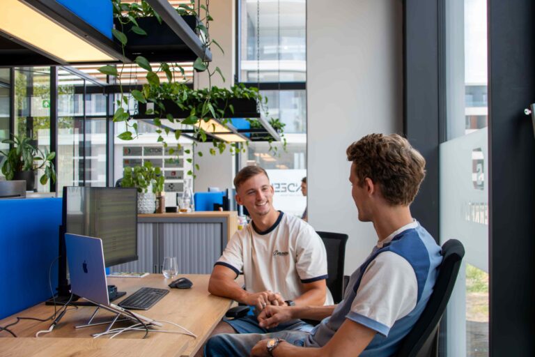 Collega's van REUS samen aan het werk