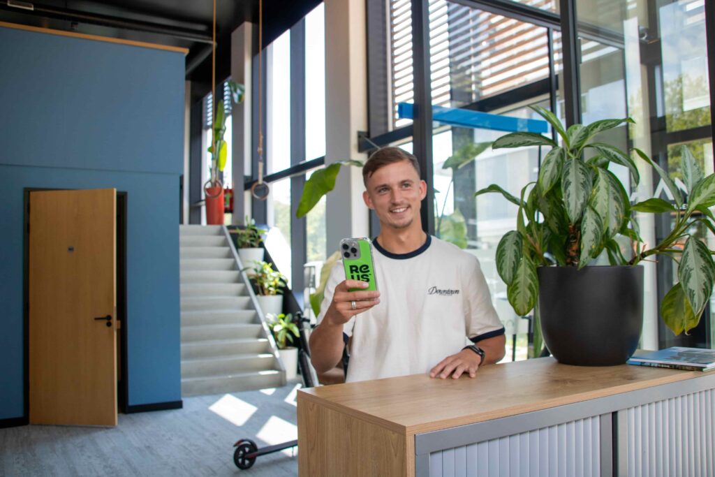 Collega's van REUS werken aan een merkpositionering