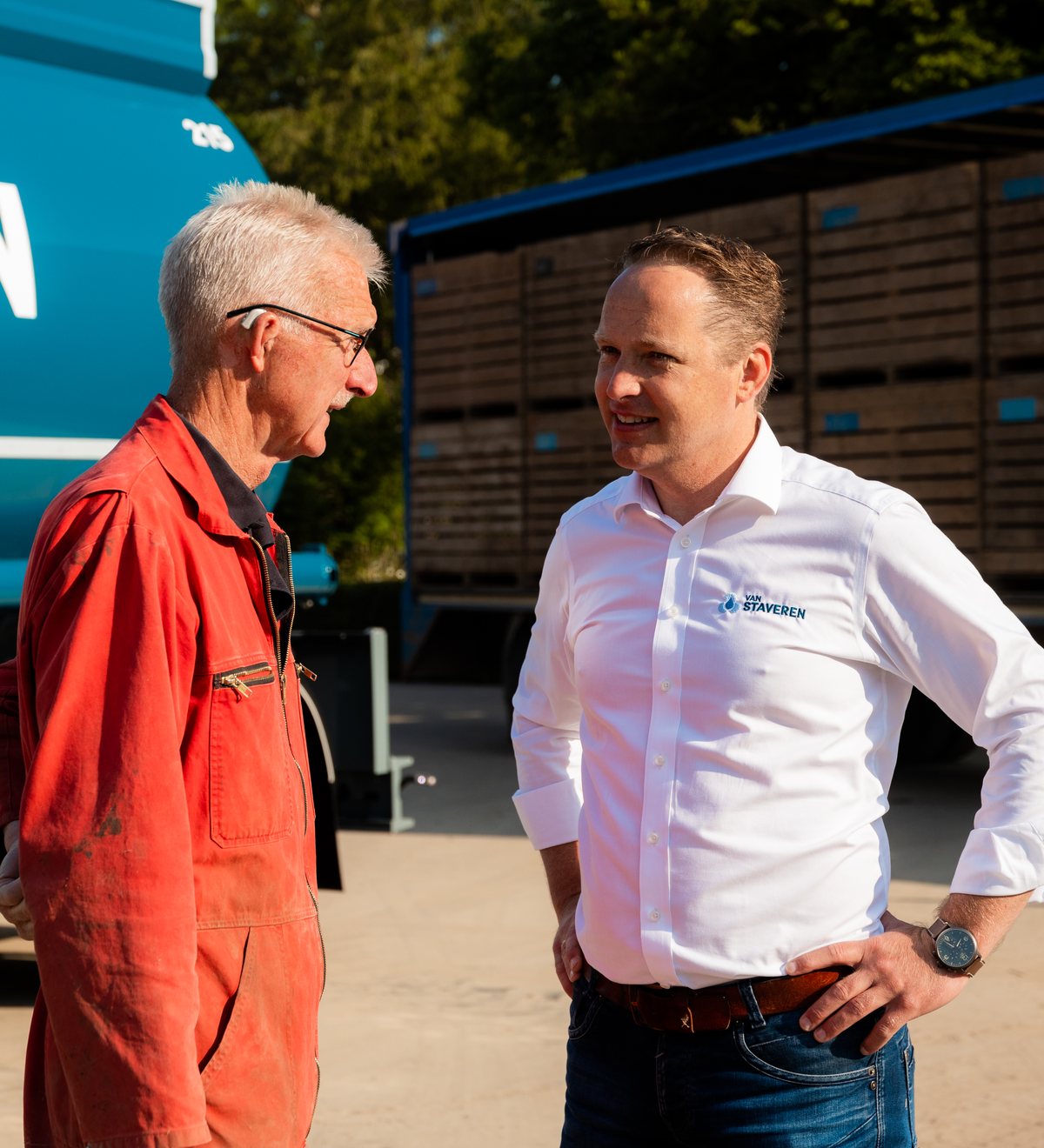 Adviseur van Van Staveren in gesprek met een agrarische klant