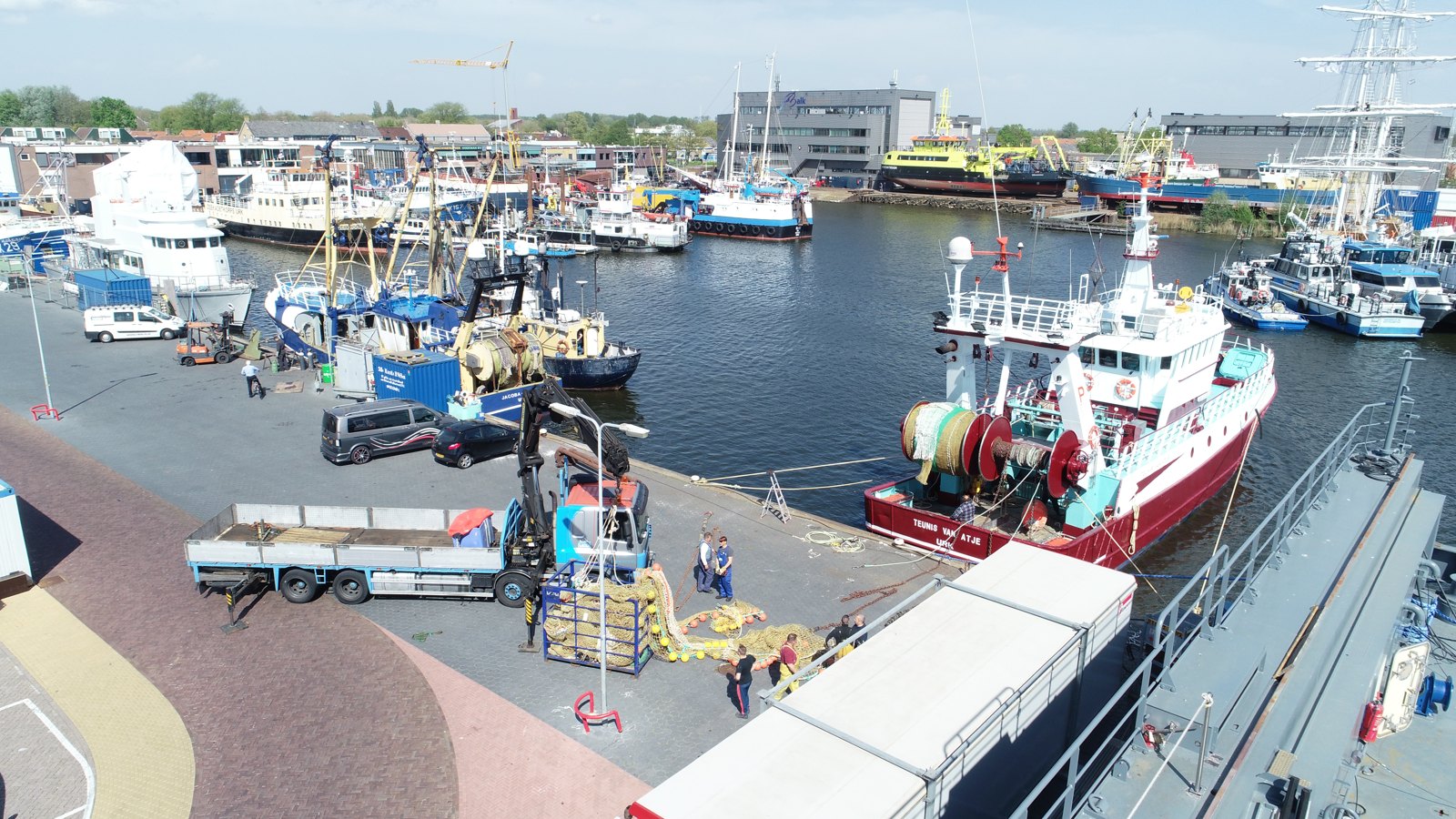 De haven van Urk van bovenaf